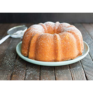 Nordic Ware Treat Bundt Pan Lightweight 12-Cup Bakeware