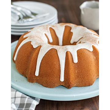 Nordic Ware Treat Bundt Pan Lightweight 12-Cup Bakeware