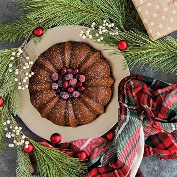 Nordic Ware Treat Bundt Pan Lightweight 12-Cup Bakeware