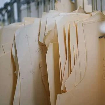 Manila Paper for Pattern Making and Fashion Design, Oak Tag, Made in The USA, 125 WT / 566g Heavy Weight (37.5" Wide, 10 Yards)