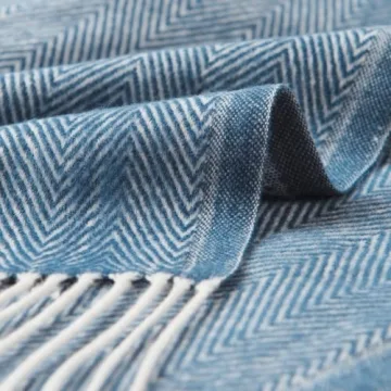 Elegant Herringbone Throw Blanket - Soft & Cozy Comfort