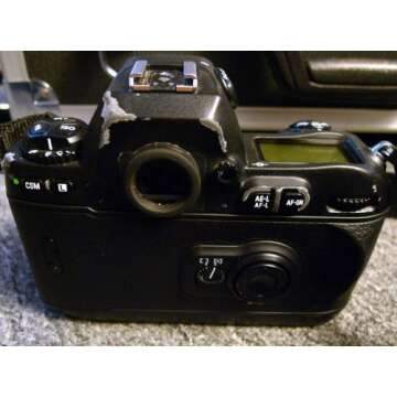 NIKON F100: Versatile 35mm SLR Camera for Professionals