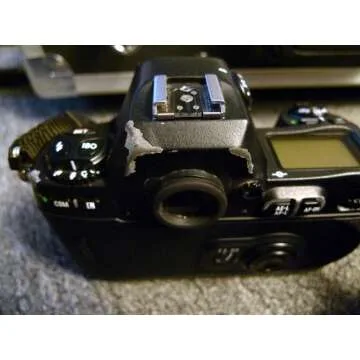 NIKON F100: Versatile 35mm SLR Camera for Professionals