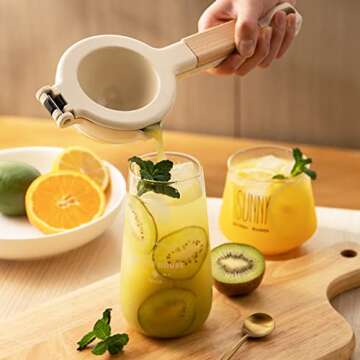 Lemon Lime Squeezer, Citrus Juicer Hand Press Citrus Juicer Manual with Wooden Handle Fruit Juicer Lime Press Metal Kitchen Tool(White)