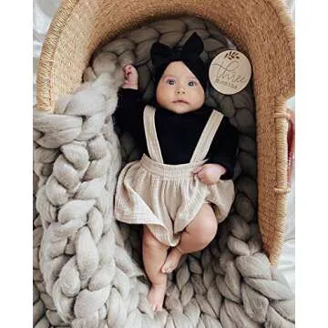 Linen Perch Monthly Milestone Discs- Wooden Milestone Cards - Newborn Baby Monthly Photo Props - Birth Announcement - Set of 13 Engraved Discs (4" Diameter) - Linen Gift Bag (English)