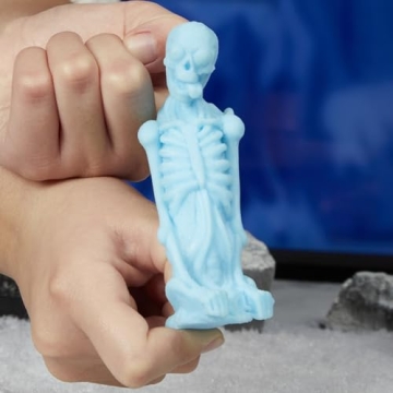 Ghostbusters Phoebe Spengler Action Figure with Bonesy Ghost Toy