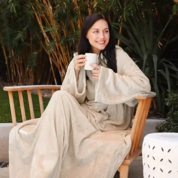 Cozy Catalonia Wearable Blanket with Sleeves & Pocket