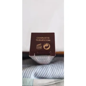 Charlotte Tilbury Hollywood Contour Wand Light-Medium Sculpting