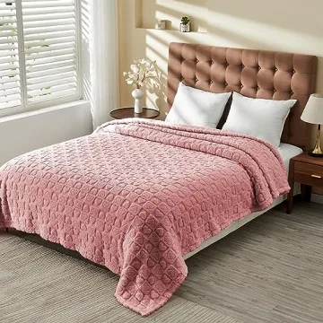Soft Heart Checkered Throw Blanket for All Seasons