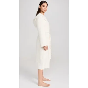 Luxurious Barefoot Dreams Hooded Robe for All Seasons