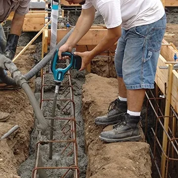 Makita XRV01Z 18V LXT 4-Feet Concrete Vibrator Tool
