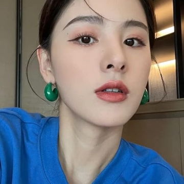 TUYRIEDSA Chunky Green Hoop Earrings for Women