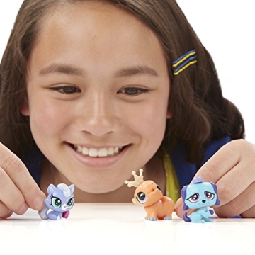 Littlest Pet Shop Collector Pack with 15 Adorable Pets