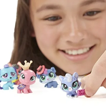 Littlest Pet Shop Collector Pack with 15 Adorable Pets