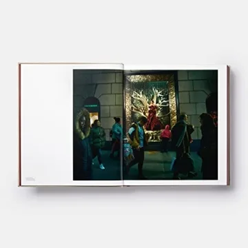 Wonderland by Annie Leibovitz - Stunning Photography Anthology