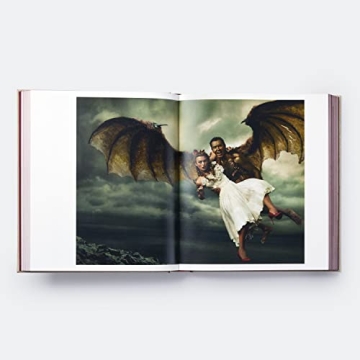 Wonderland by Annie Leibovitz - Stunning Photography Anthology
