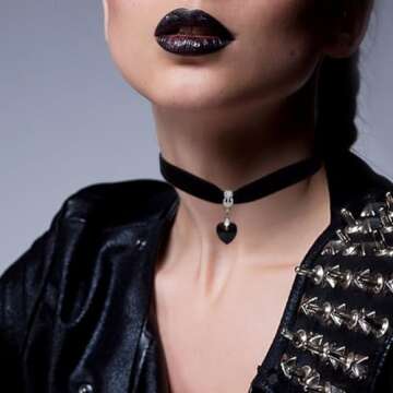 ISCASSE Black Choker Necklaces for Woman Love Heart Choker Necklace Adjustable Velvet Choker Soft Collar Chain Red Heart Necklace Halloween Cosplay Party