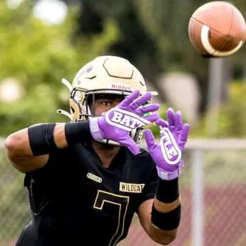 Battle Sports Double Threat Wide Receiver - Adult and Youth Football Gloves - Ultra Stick Gloves - Adult Large, White