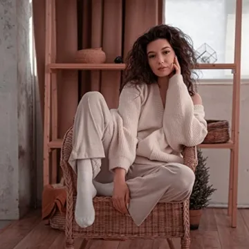 Comfortable J-BOX Women’s Cotton Crew Socks - All Seasons