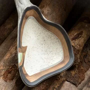 LINXUXIE Large Ceramic Spoon Rest for Stove Top, Oyster Shell-Shaped with Handle Stable Glaze Sauce Tray Porcelain Utensil Spoon Holder for Kitchen Counter Dining Table Decor Easy Clean (Beige)