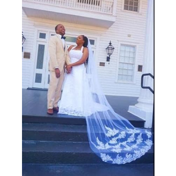 MisShow Ivory Lace Edge Wedding Veil for Brides