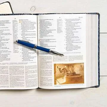 CSB Study Bible, Navy LeatherTouch, Red Letter, Study Notes and Commentary, Illustrations, Articles, Word Studies, Outlines, Timelines, Easy-to-Read Bible Serif Type