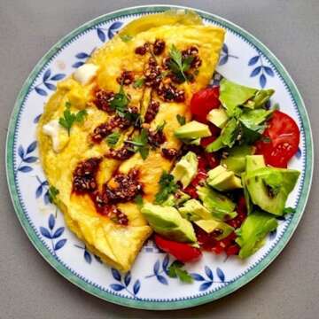 CHiNGONAs Salsa Macha - Gourmet Vegan Chili Crunch Sauce