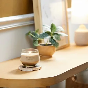 Luxurious Amber & Sandalwood Candle for Gifting