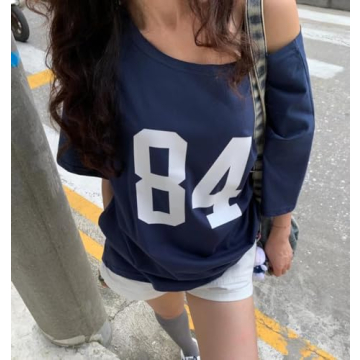 One Shoulder Oversized T-shirt for Stylish Summer Looks