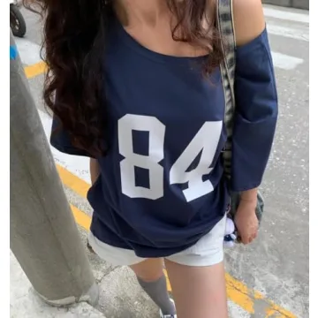 One Shoulder Oversized T-shirt for Stylish Summer Looks