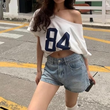 One Shoulder Oversized T-shirt for Stylish Summer Looks