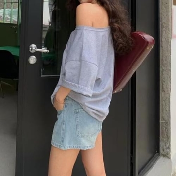 One Shoulder Oversized T-shirt for Stylish Summer Looks