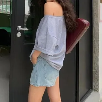 One Shoulder Oversized T-shirt for Stylish Summer Looks