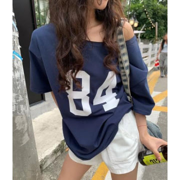 One Shoulder Oversized T-shirt for Stylish Summer Looks