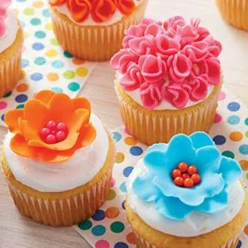 Wilton Decorator Preferred Neon Fondant - Add Colored Details to Your Cakes and Treats with These 4-Pack Fondant Icing, 4.4 oz. Each