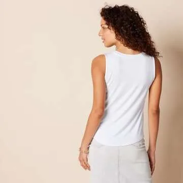 Amazon Essentials Women's Relaxed-Fit Sleeveless Muscle Tank Top, Bright White, Medium
