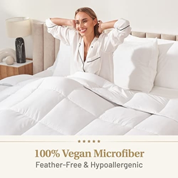 Luxurious Down Alternative Comforter for All Seasons