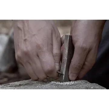 SE Magnesium Firestarter Kit - Waterproof and Compact Survival Tool