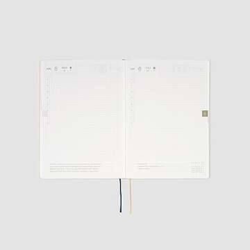 Hobonichi Techo 2024 A5 Planner with Botanical Art