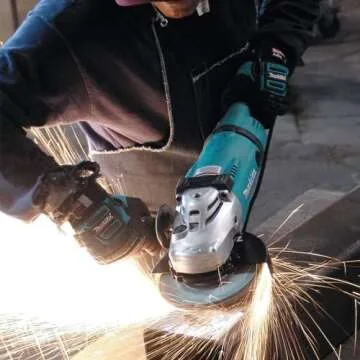 Makita GA7040S 7-Inch Angle Grinder Soft Start Technology