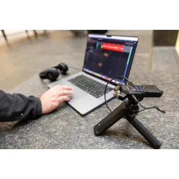 Zoom H1essential Handy Recorder for Musicians & Podcasters