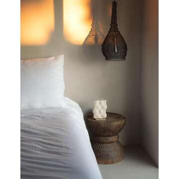 LAWA Wavy Candle - Scented Soy Wax Elegant Aesthetic Candle Housewarming Gift Home Decor Idea White