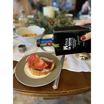 Finca La Torre Hojiblanca Organic Olive Oil - Extra Virgin Cold Pressed Spanish Olive Oil - Premium Oil from Malaga, Spain - Gourmet Food Gifts - 2021 Flos Olei Hall of Fame Winner (500 ml Bottle)