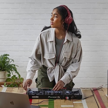 Pioneer DJ DDJ-REV1 Serato DJ Controller for Beginners