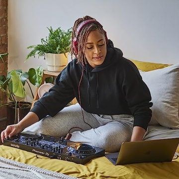 Pioneer DJ DDJ-REV1 Serato DJ Controller for Beginners