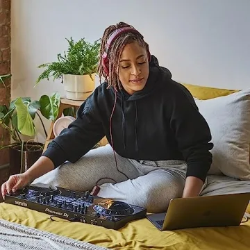 Pioneer DJ DDJ-REV1 Serato DJ Controller for Beginners