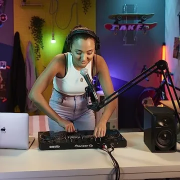 Pioneer DJ DDJ-REV1 Serato DJ Controller for Beginners