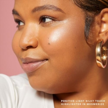 Rare Beauty by Selena Gomez Positive Light Silky Touch Highlighter Mesmerize