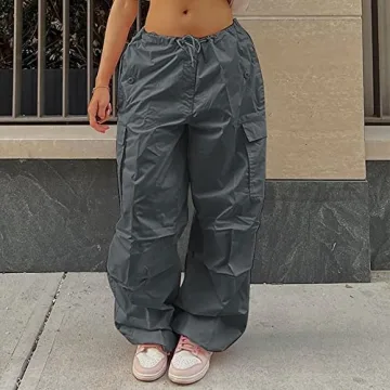 Versatile Women's Cargo Pants for Casual and Sporty Fashion