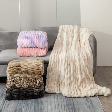 Luxurious Faux Fur Throw Blanket for Couch & Bed